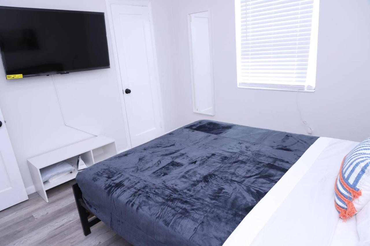 Douglas Rd Apartments ไมอามี ภายนอก รูปภาพ
