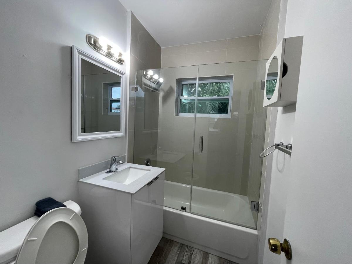 Douglas Rd Apartments ไมอามี ภายนอก รูปภาพ
