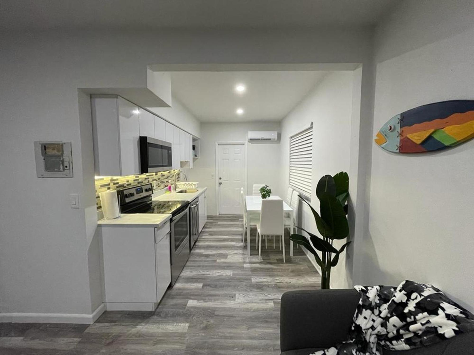 Douglas Rd Apartments ไมอามี ภายนอก รูปภาพ