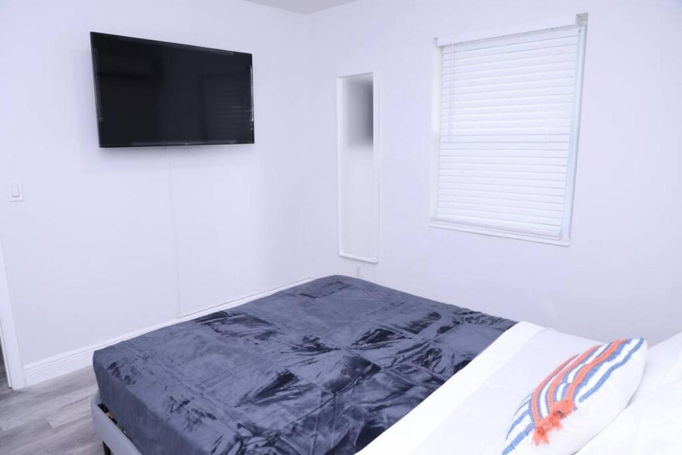 Douglas Rd Apartments ไมอามี ภายนอก รูปภาพ
